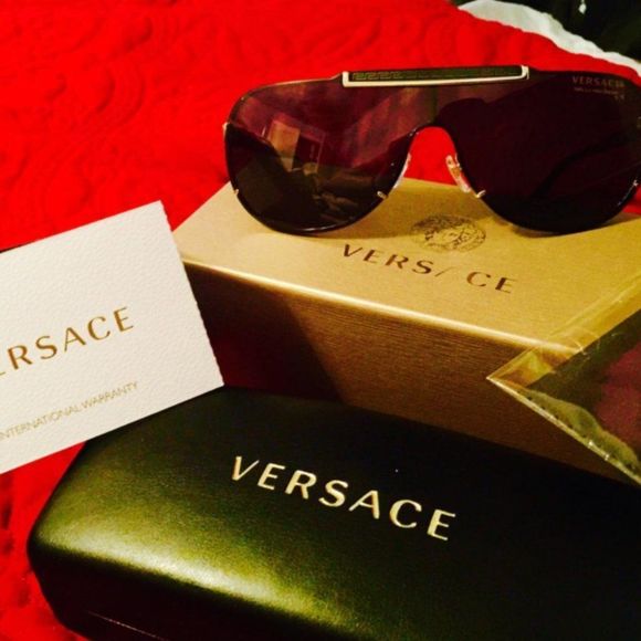 NWT! Versace Sunglasses Black w/ Gold trim SALE!